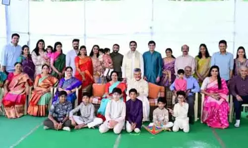 Sankranti का जश्न: नरवरिपल्ले में इकट्ठा हुआ पूरा नारा परिवार Sankranti का जश्न: नरवरिपल्ले में इकट्ठा हुआ पूरा नारा परिवार