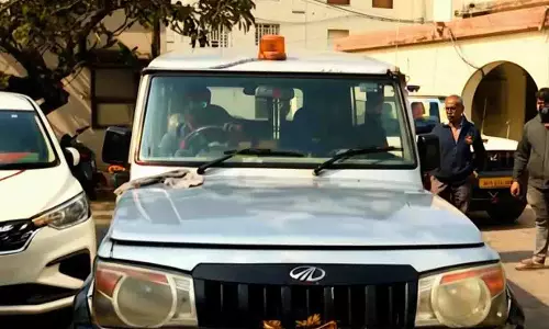 हथियारबंद लुटेरे की फायरिंग, Cuttack में व्यापारी लुटा
