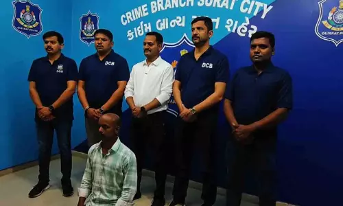 सूरत पुलिस ने डबल मर्डर केस में फरार Odisha के एक व्यक्ति को गिरफ्तार किया सूरत पुलिस ने डबल मर्डर केस में फरार Odisha के एक व्यक्ति को गिरफ्तार किया