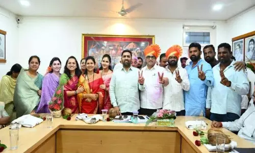 वृषाली राहुल टावरे Malegaon Nagar पंचायत के डिप्टी मेयर के तौर पर निर्विरोध चुने गए