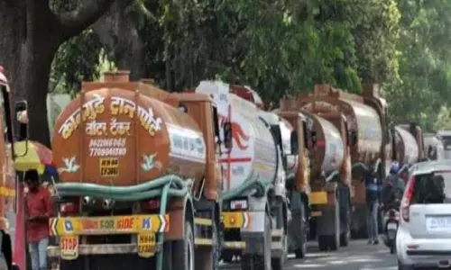 पुणे में Tanker Mafia: लोगों ने असली बॉस पर सवाल उठाए