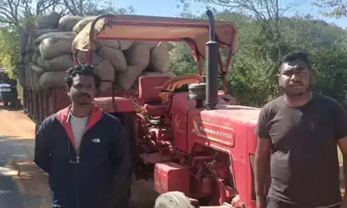 जशपुर पुलिस ने 2 ट्रैक्टर और पिकअप से 123 क्विंटल अवैध धान किया जब्त जशपुर पुलिस ने 2 ट्रैक्टर और पिकअप से 123 क्विंटल अवैध धान किया जब्त
