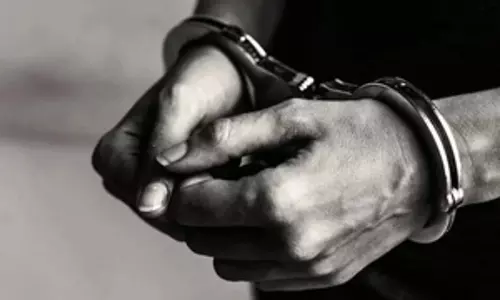 नाबालिग का वीडियो बनाकर वायरल करने वाला मुठभेड़ में गिरफ्तार, अस्पताल में भर्ती नाबालिग का वीडियो बनाकर वायरल करने वाला मुठभेड़ में गिरफ्तार, अस्पताल में भर्ती