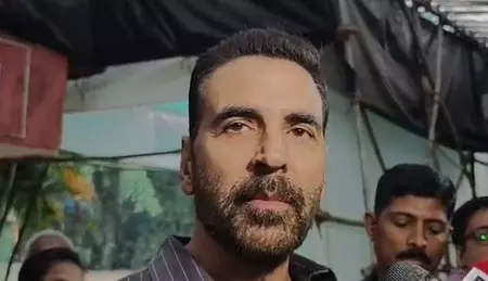 बीएमसी चुनाव में मतदान के बाद अक्षय कुमार की अपील, मुंबईकर का असली हीरो बनना है तो आकर करें वोट बीएमसी चुनाव में मतदान के बाद अक्षय कुमार की अपील, मुंबईकर का असली हीरो बनना है तो आकर करें वोट