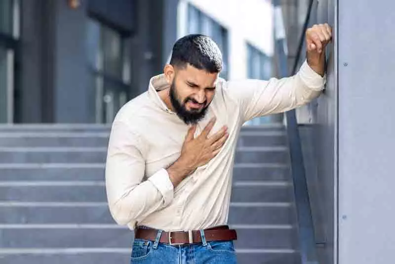 DoctorSpeak : 30s में हार्ट अटैक के बाद लगभग नॉर्मल ज़िंदगी जीना DoctorSpeak : 30s में हार्ट अटैक के बाद लगभग नॉर्मल ज़िंदगी जीना