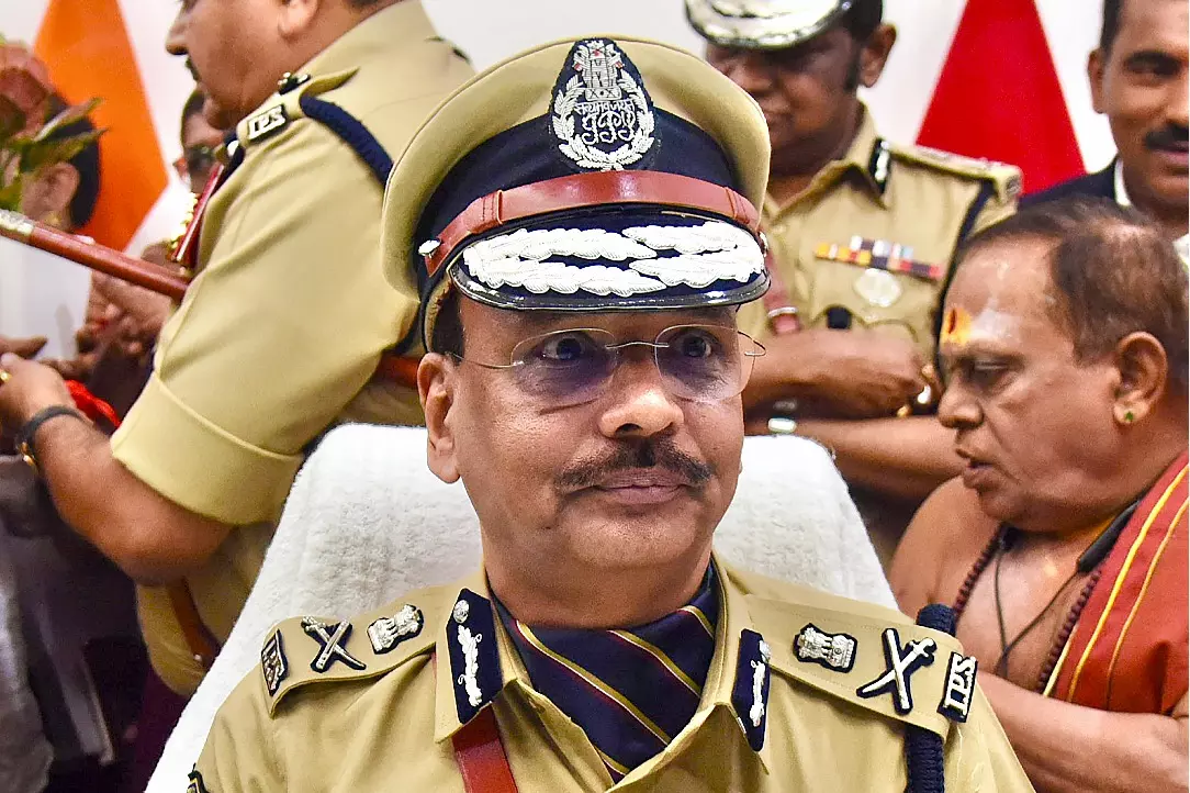 Telangana DGP ने सोशल मीडिया पर कैरेक्टर एसेसिनेशन को लेकर सख्त चेतावनी दी Telangana DGP ने सोशल मीडिया पर कैरेक्टर एसेसिनेशन को लेकर सख्त चेतावनी दी