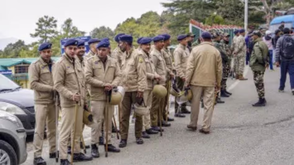 राज्यपाल ने IPS, APS अधिकारियों के ट्रांसफर और पोस्टिंग के आदेश दिए राज्यपाल ने IPS, APS अधिकारियों के ट्रांसफर और पोस्टिंग के आदेश दिए