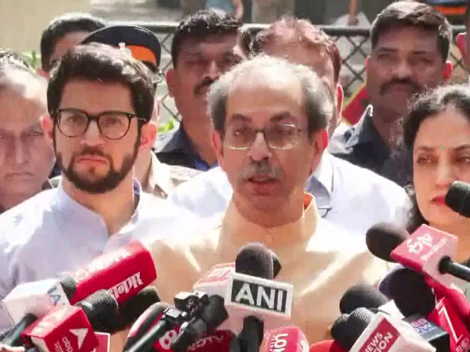 Uddhav Thackeray ने महाराष्ट्र नगर निगम चुनावों में देरी पर सवाल उठाया Uddhav Thackeray ने महाराष्ट्र नगर निगम चुनावों में देरी पर सवाल उठाया