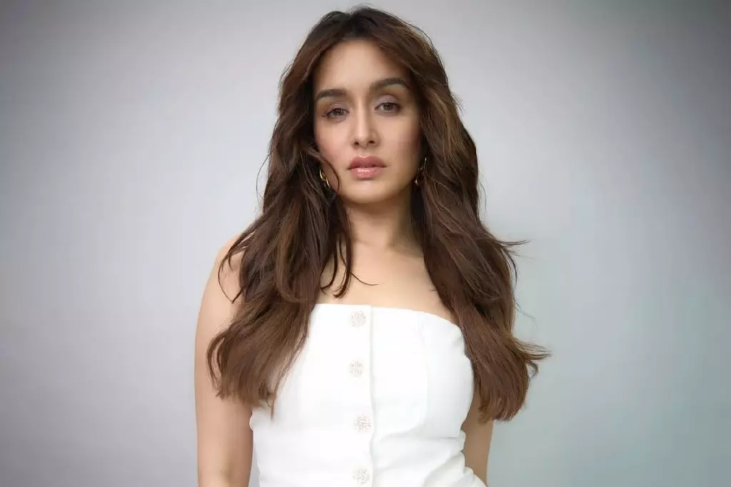 Shraddha Kapoor को अपने ही शहर में देर रात ड्राइव करने में शांति मिलती है Shraddha Kapoor को अपने ही शहर में देर रात ड्राइव करने में शांति मिलती है