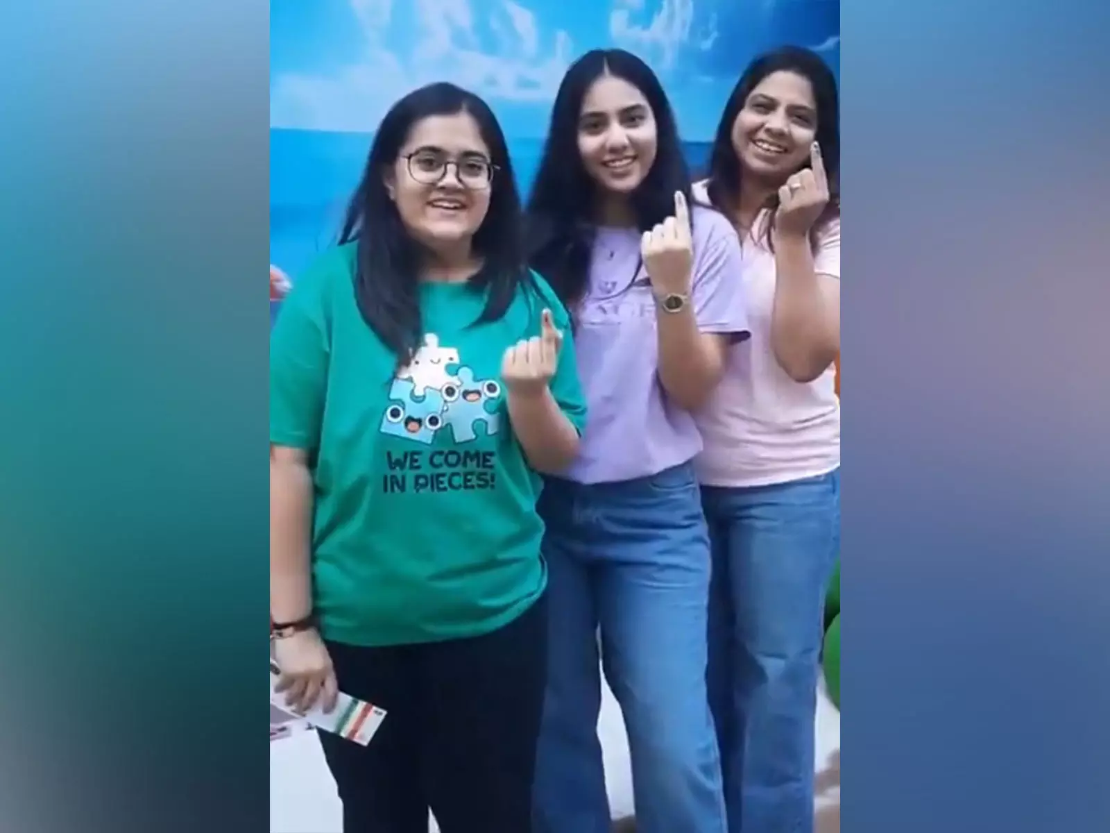 Maharashtra Election Commission का आदेश: स्याही मिटाने वालों को वोटिंग की अनुमति नहीं Maharashtra Election Commission का आदेश: स्याही मिटाने वालों को वोटिंग की अनुमति नहीं