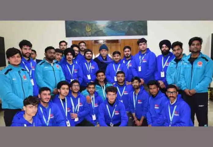 LG ने नेशनल यूथ फेस्टिवल में आए युवाओं से बातचीत की LG ने नेशनल यूथ फेस्टिवल में आए युवाओं से बातचीत की