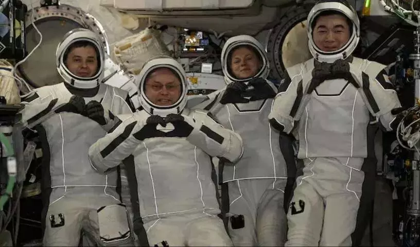 International Space Station पर मेडिकल इमरजेंसी.. चार अंतरिक्ष यात्री सुरक्षित रूप से धरती पर लौट आए International Space Station पर मेडिकल इमरजेंसी.. चार अंतरिक्ष यात्री सुरक्षित रूप से धरती पर लौट आए