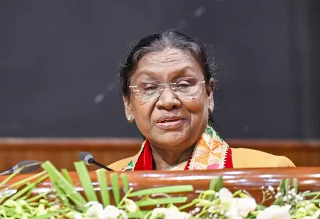 President Murmu: आप जो भी पेशा चुनें, यह पक्का करें कि उससे देश मजबूत हो President Murmu: आप जो भी पेशा चुनें, यह पक्का करें कि उससे देश मजबूत हो