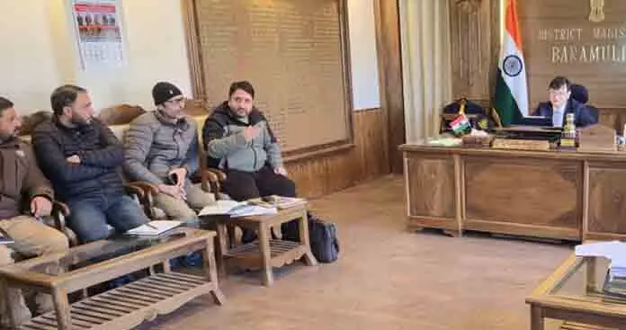 DC Baramulla ने नाबार्ड के तहत परियोजनाओं की प्रगति की समीक्षा की DC Baramulla ने नाबार्ड के तहत परियोजनाओं की प्रगति की समीक्षा की