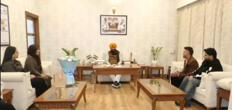 Chandigarh: कलाकारों ने ‘नशा मुक्त प्रदेश’ मुहिम को समर्थन दिया Chandigarh: कलाकारों ने ‘नशा मुक्त प्रदेश’ मुहिम को समर्थन दिया