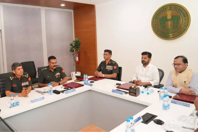 Telangana CM ने दक्षिणी कमान मुख्यालय हैदराबाद में लाने की मांग की Telangana CM ने दक्षिणी कमान मुख्यालय हैदराबाद में लाने की मांग की