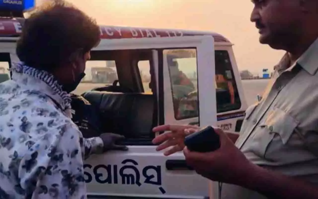 मांझे वाली पतंग की डोर से Cuttack के युवक की नाक कट गई मांझे वाली पतंग की डोर से Cuttack के युवक की नाक कट गई