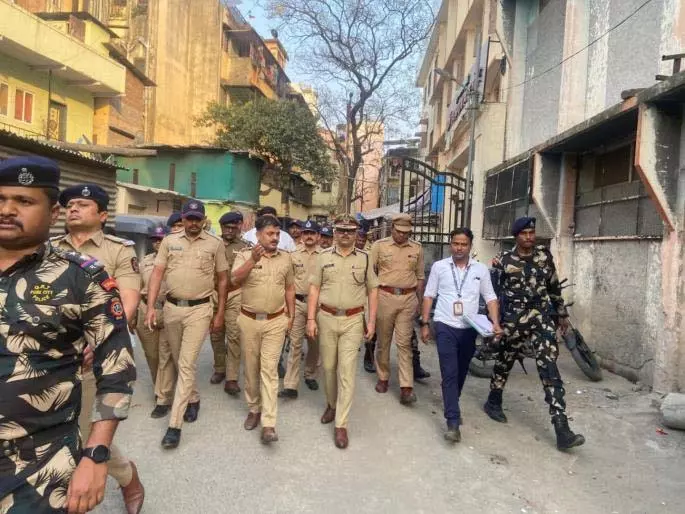 PMC चुनाव 2026: वोटिंग के दौरान शहर में पुलिस ने सुरक्षा के कड़े इंतज़ाम किए PMC चुनाव 2026: वोटिंग के दौरान शहर में पुलिस ने सुरक्षा के कड़े इंतज़ाम किए