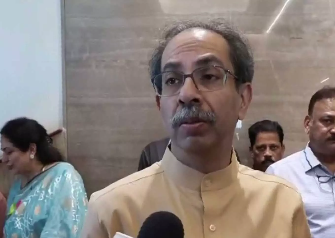 मतदाता सूची और चुनाव व्यवस्था पर Uddhav Thackeray का हमला मतदाता सूची और चुनाव व्यवस्था पर Uddhav Thackeray का हमला
