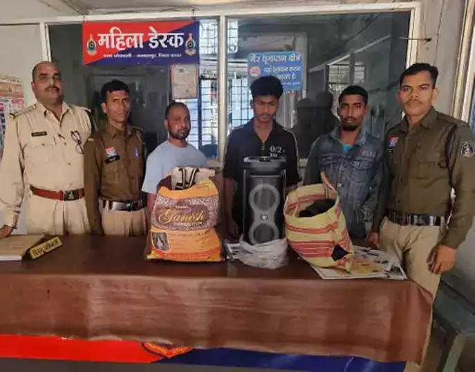 नारियल व्यापारी की दुकान से नकदी चोरी, 3 आरोपी गिरफ्तार नारियल व्यापारी की दुकान से नकदी चोरी, 3 आरोपी गिरफ्तार