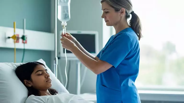 Injection लगने के बाद महिला बीमार पड़ी, अस्पताल में तनाव Injection लगने के बाद महिला बीमार पड़ी, अस्पताल में तनाव