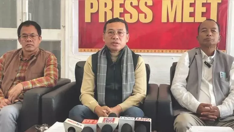 Tripura: टिपरा मोथा के प्रतिनिधिमंडल ने त्रिपुरा के मुख्यमंत्री से मुलाकात की Tripura: टिपरा मोथा के प्रतिनिधिमंडल ने त्रिपुरा के मुख्यमंत्री से मुलाकात की