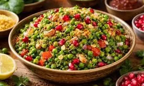Palak Matar Chaat Recipe: पालक-मटर से बनी यह चाट  दिखने में सिंपल लेकिन स्वाद में लाजवाब