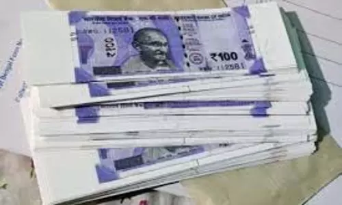 Kolkata:नकली नोटों की छपाई करने वाले गिरोह का भंडाफोड़ Kolkata:नकली नोटों की छपाई करने वाले गिरोह का भंडाफोड़