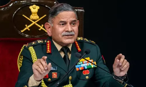 Army Chief ने डेटा-ड्रिवन ऑपरेशंस को बढ़ावा देने के लिए 2 साल की योजना की घोषणा की Army Chief ने डेटा-ड्रिवन ऑपरेशंस को बढ़ावा देने के लिए 2 साल की योजना की घोषणा की