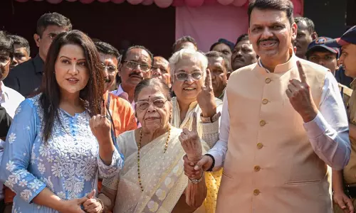 Exit Polls में महाराष्ट्र निकाय चुनावों में बीजेपी-शिवसेना की जीत का अनुमान Exit Polls में महाराष्ट्र निकाय चुनावों में बीजेपी-शिवसेना की जीत का अनुमान