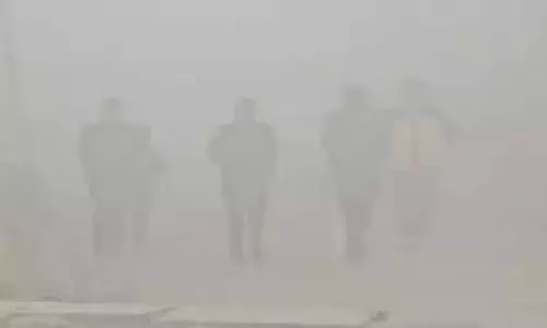 Haryana Weather : कई जिलों में घना कोहरा, बारिश की संभावना Haryana Weather : कई जिलों में घना कोहरा, बारिश की संभावना