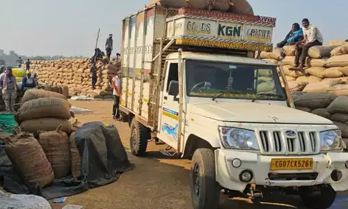 डेढ़ करोड़ का अवैध धान जब्त, नाकेबंदी में पुलिस को मिली सफलता डेढ़ करोड़ का अवैध धान जब्त, नाकेबंदी में पुलिस को मिली सफलता