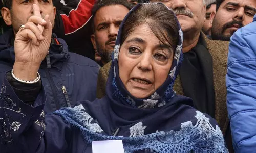 J&K: महबूबा ने कश्मीर में मस्जिद प्रोफाइलिंग की आलोचना की J&K: महबूबा ने कश्मीर में मस्जिद प्रोफाइलिंग की आलोचना की