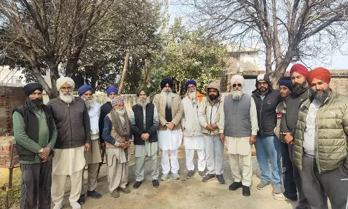 Haryana के किसानों ने प्राइवेट फर्म पर हाइब्रिड धान के बीज की ज़्यादा कीमत वसूलने का आरोप Haryana के किसानों ने प्राइवेट फर्म पर हाइब्रिड धान के बीज की ज़्यादा कीमत वसूलने का आरोप