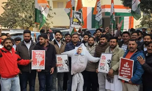 Sirsa में खाली पड़े आरक्षित पदों को लेकर यूथ कांग्रेस का विरोध प्रदर्शन