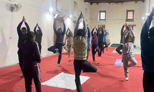 Chamba में पुलिस के लिए योग सेशन Chamba में पुलिस के लिए योग सेशन
