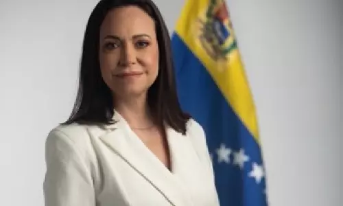 Venezuelan के विपक्षी नेता मचाडो ने व्हाइट हाउस में ट्रंप को नोबेल मेडल दिया Venezuelan के विपक्षी नेता मचाडो ने व्हाइट हाउस में ट्रंप को नोबेल मेडल दिया