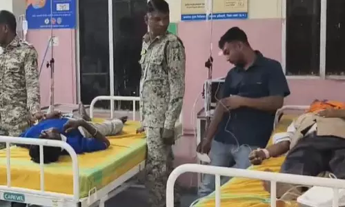 बस्तर एक्सीडेंट में RSS नेता की मौत, टाटा मैजिक की ठोकर से कई घायल बस्तर एक्सीडेंट में RSS नेता की मौत, टाटा मैजिक की ठोकर से कई घायल