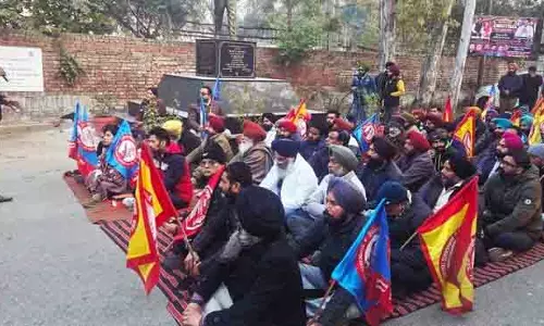 शिक्षकों ने ZP चुनाव ड्यूटी पर मारे गए दंपति के लिए मुआवजे की मांग की