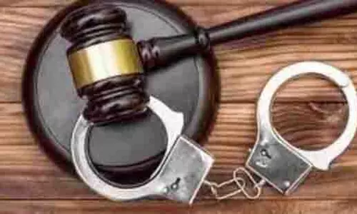 ₹4000 की रिश्वत लेते पकड़ा गया Jalandhar का कॉन्ट्रैक्ट कर्मचारी ₹4000 की रिश्वत लेते पकड़ा गया Jalandhar का कॉन्ट्रैक्ट कर्मचारी