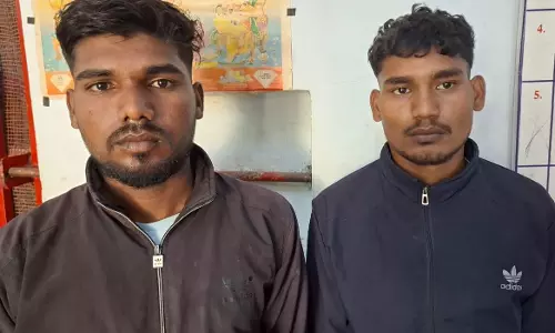 छोटा हाथी वाहन से शराब जब्त, दो युवक गिरफ्तार