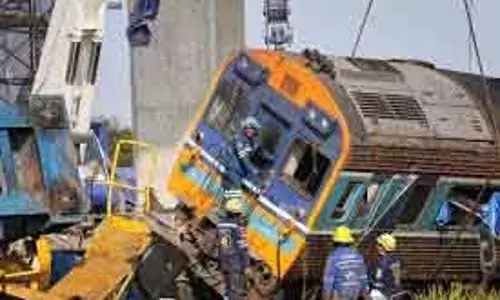 Thailand में ट्रेन पर क्रेन गिरने से 30 लोगों की मौत