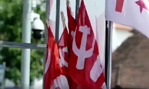 Kerala CPI(M) में असंतोष, सेंट्रल कमेटी मीटिंग के बीच पार्टी छोड़ने का दौर Kerala CPI(M) में असंतोष, सेंट्रल कमेटी मीटिंग के बीच पार्टी छोड़ने का दौर