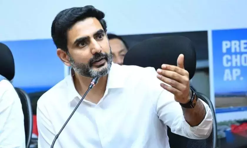 Andhra प्रदेश ने प्राइवेट बसों पर कार्रवाई करते हुए ओवरचार्जिंग के लिए Andhra प्रदेश ने प्राइवेट बसों पर कार्रवाई करते हुए ओवरचार्जिंग के लिए