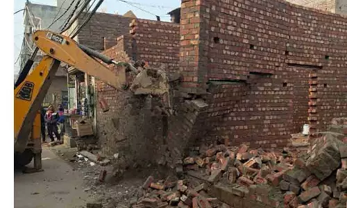 Ludhiana: लोहारा में नौ अवैध निर्माणाधीन इमारतें गिराई गईं