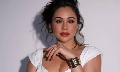 Punjabi एक्ट्रेस मैंडी टखर ने पति से ‘म्यूचुअल डिवोर्स’ के लिए अर्जी दी