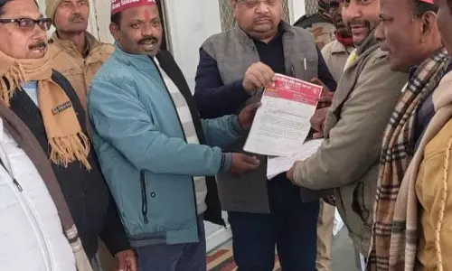 Farrukhabad: मुख्यमंत्री को मुजफ्फरनगर मामले में ज्ञापन सौंपा गया Farrukhabad: मुख्यमंत्री को मुजफ्फरनगर मामले में ज्ञापन सौंपा गया