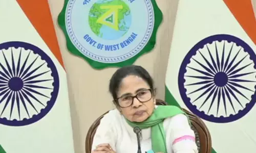 ममता बनर्जी का चुनाव आयोग पर आरोप, बंगाल में काटे जा रहे अल्पसंखकों के वोट