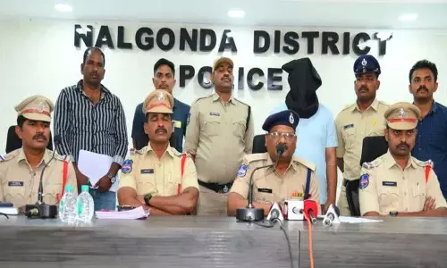 विदेश में पढ़ाई और नौकरी के नाम पर fraud करने वाला आदमी गिरफ्तार विदेश में पढ़ाई और नौकरी के नाम पर fraud करने वाला आदमी गिरफ्तार