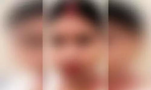 लव मैरिज का खौफनाक अंत...आग की लपटों के बीच पत्नी, कैमरे में कैद करता रहा पति